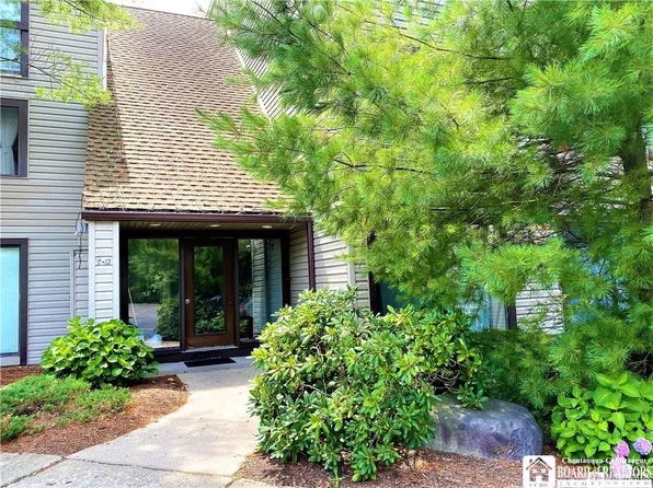 5301 E Lake Rd APT 11, Dewittville, NY 14728