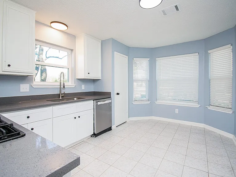 16419 N Bend Dr — Photo 9