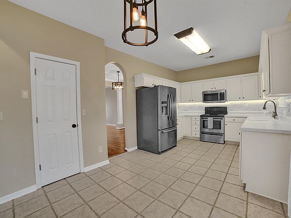 4th image of 1618 Deer Valley Cir