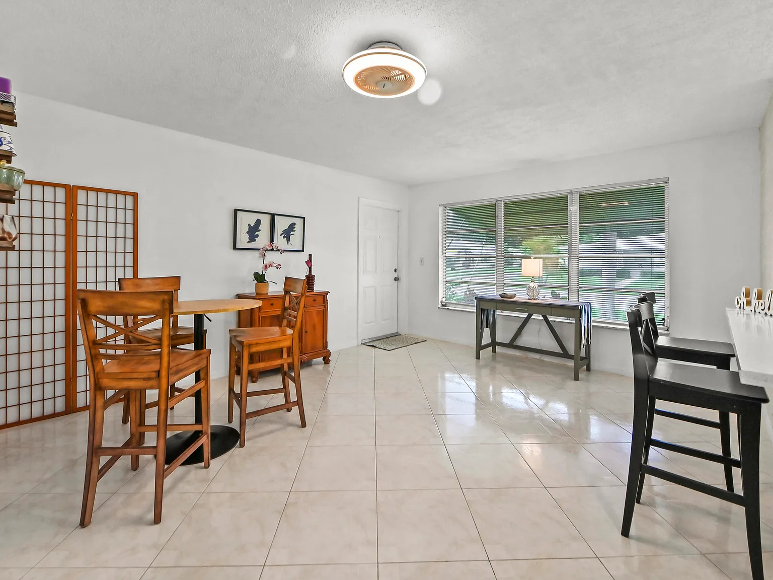 1 bed, 2.0 bath, 994 sqft, $2,000 — Photo 2