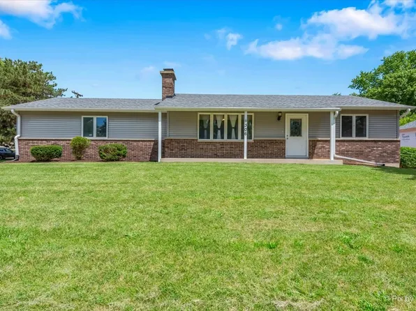 1306 May Ave, McHenry, IL 60051