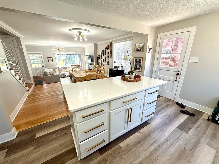 1639 Westwood Ave — Photo 10