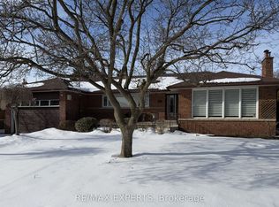 42 Cowley Ave, Toronto, ON M9B2E3