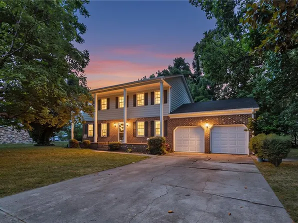 3 W River Rd, Poquoson, VA 23662