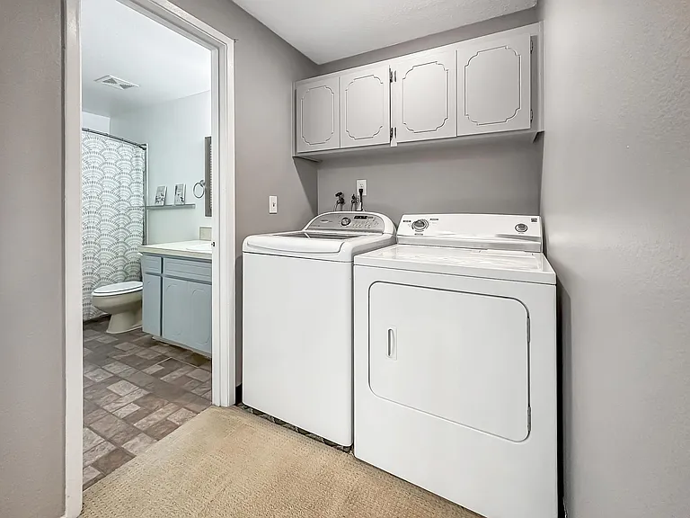 405 NE 85th St — Photo 47