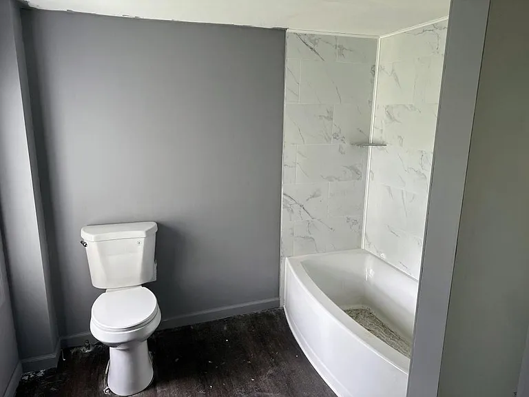 218 Charlotte St — Photo 5