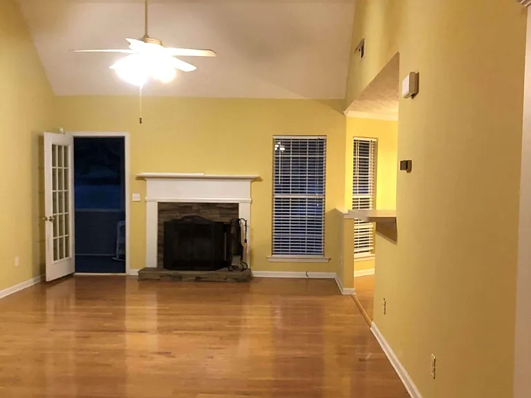 250 Dillion Dr — Photo 9
