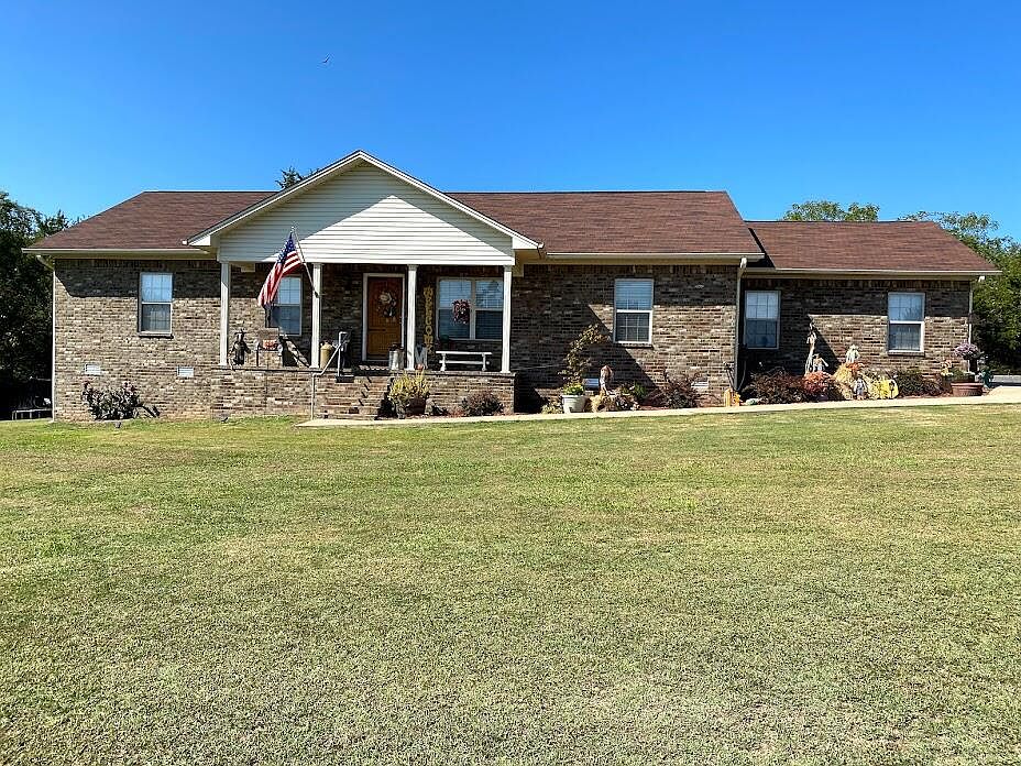 1st image of 720 Stonegate Dr