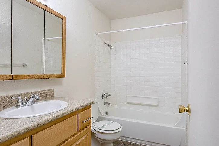 Arcade | Bathroom