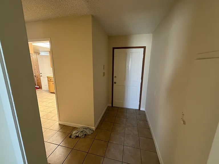 635 Seneca Pl — Photo 10