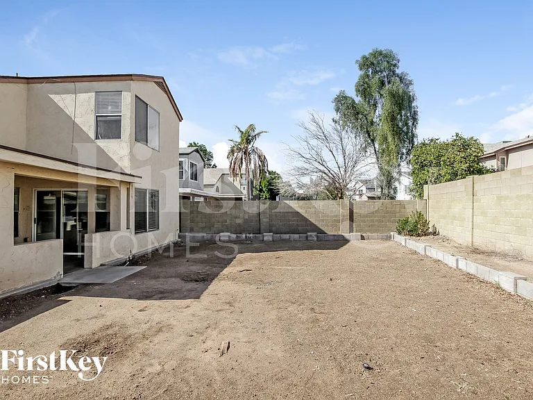 3954 W Camino Del Rio Rd — Photo 15