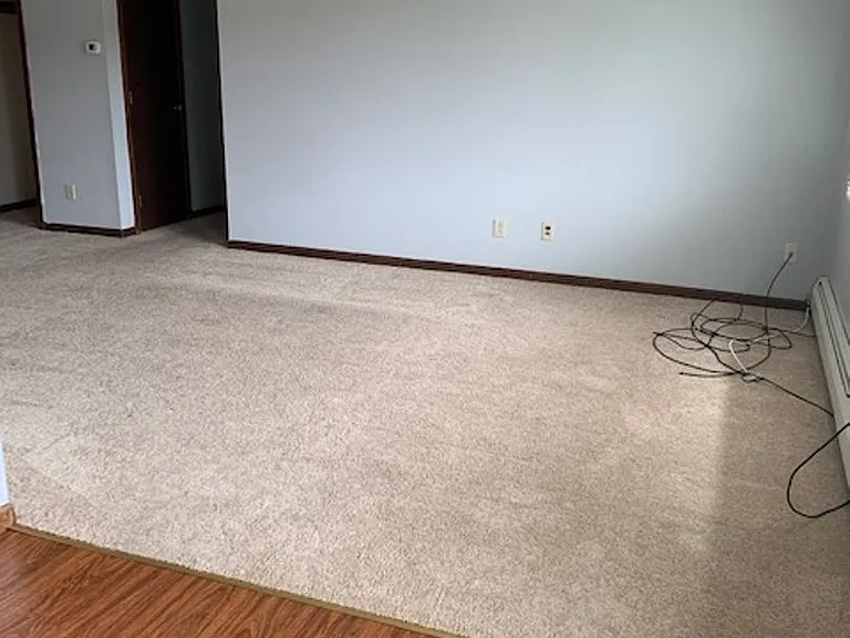 Tudor Heights Apartments — Photo 11