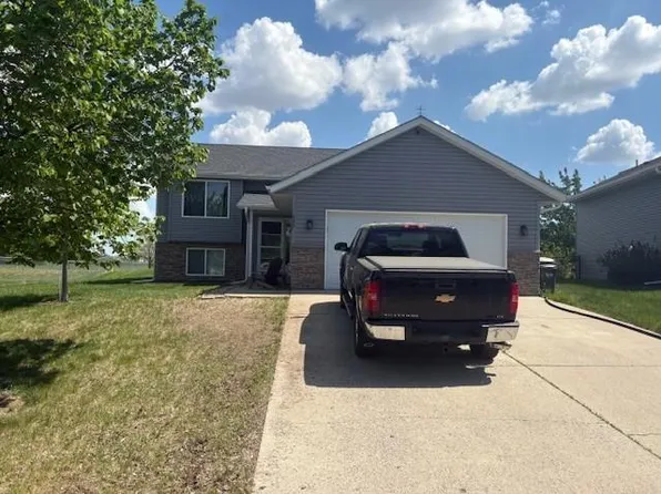 545 Minnesota St NW, Hutchinson, MN 55350