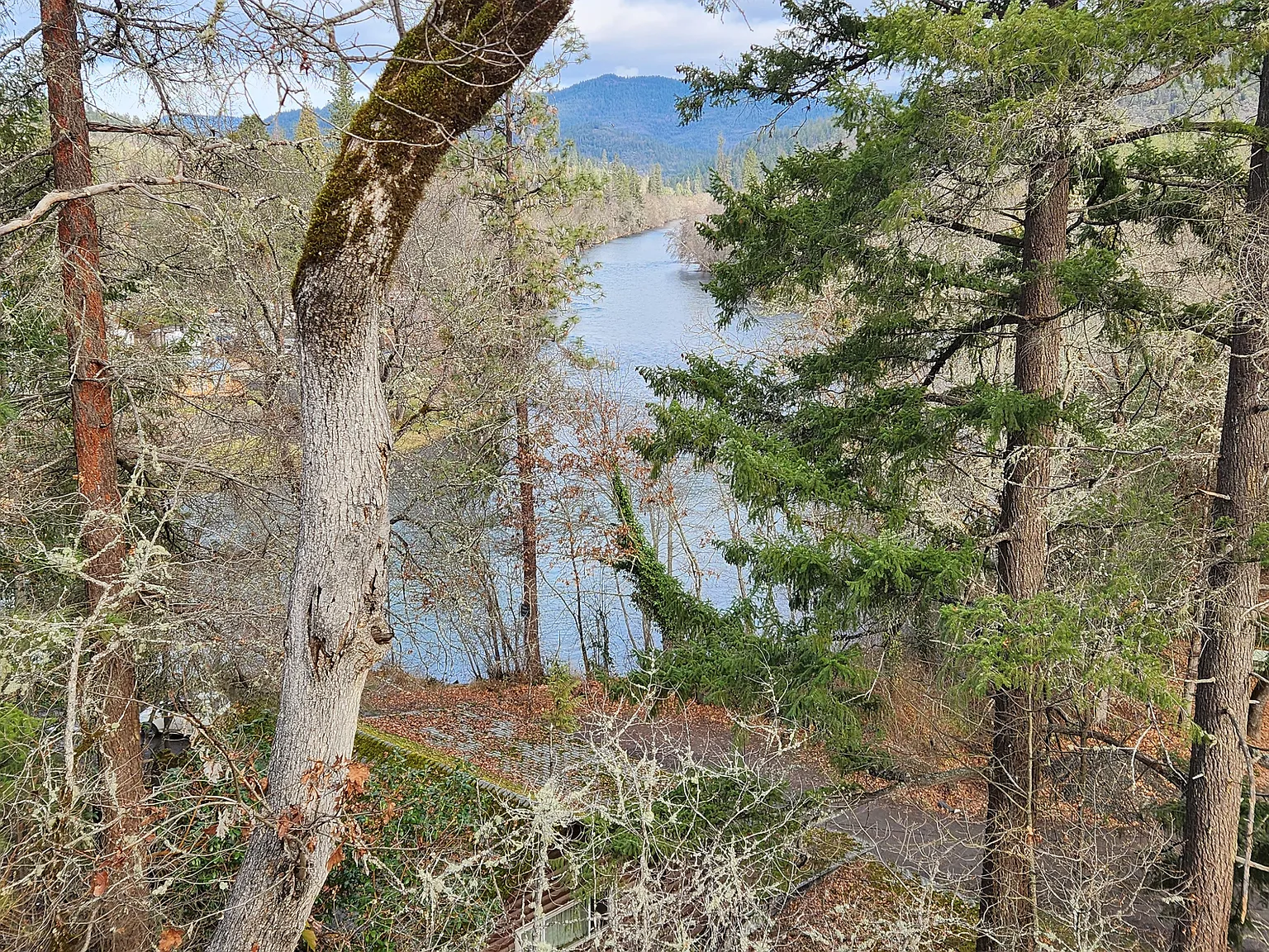 220 Crescent Dr — Photo 1