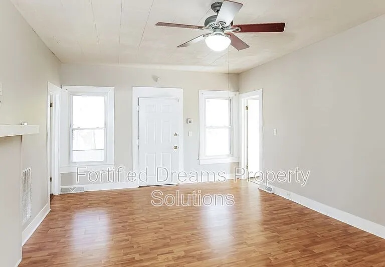 842 Efird St — Photo 4
