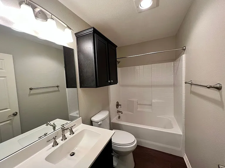 Amberwood Townhomes — Photo 7