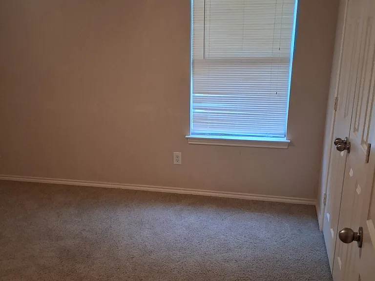 3314 Ithaca Dr — Photo 9
