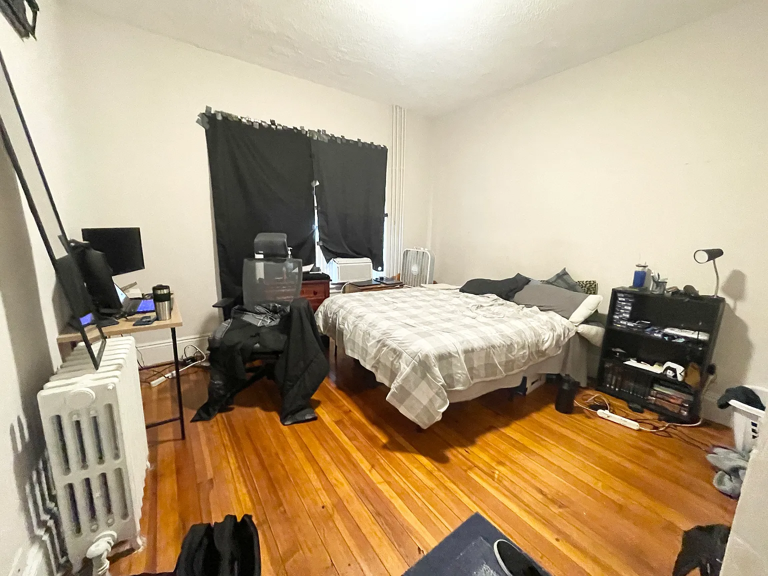 3 bed, 1200 sqft, $3,300 — Photo 4