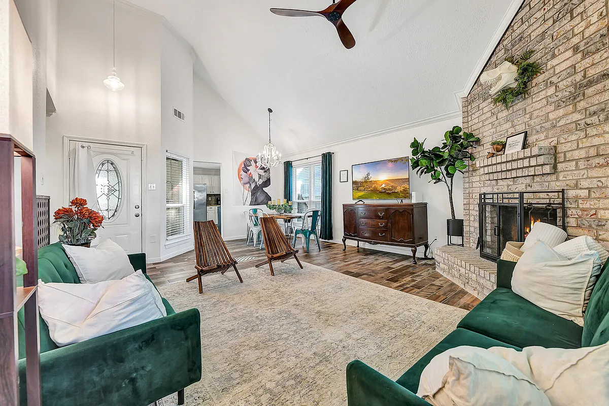 Building Photo - Regency Ct