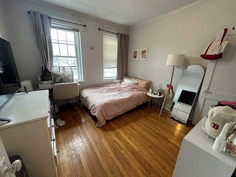 1572 Commonwealth Ave — Photo 6