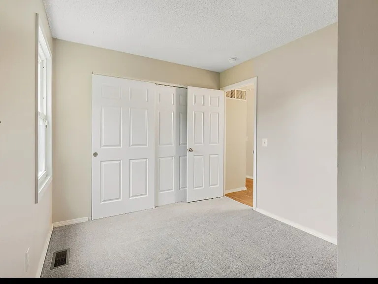 2420 Breezy Point Ln — Photo 16