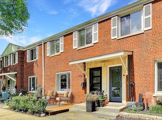 1702 W Belle Plaine Ave, Chicago, IL 60613