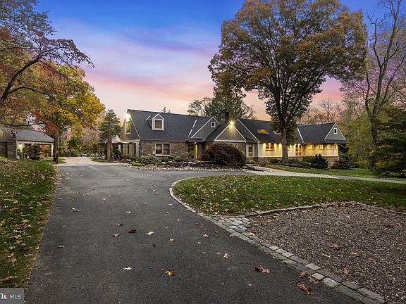 4th image of 104 Doe Ln