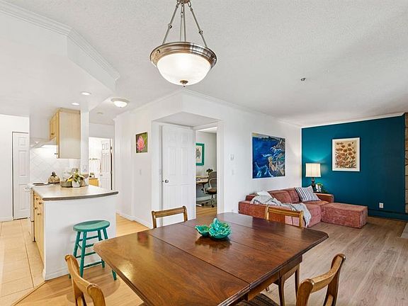 4th image of 354 S 2nd Ave NE #404