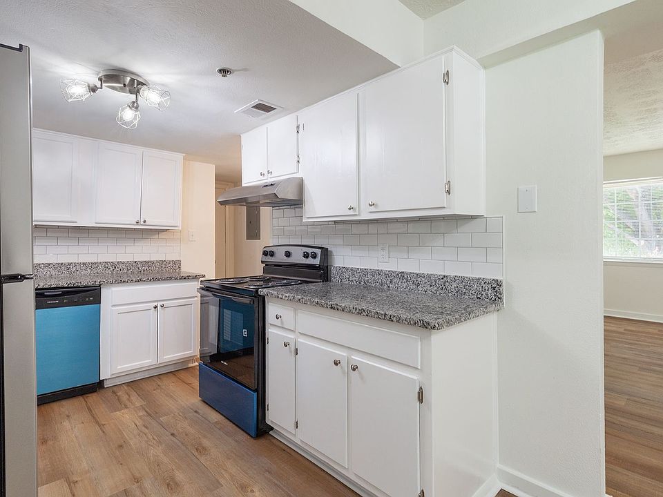 1st image of 641 Powder Springs St SE APT 11