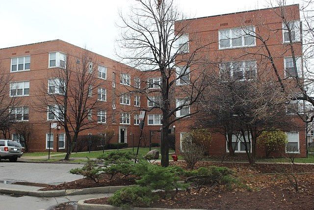 1st image of 2441 W Farragut Ave APT 2B