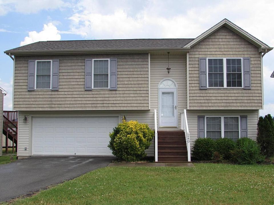 1st image of 240 Eugene Dr NW