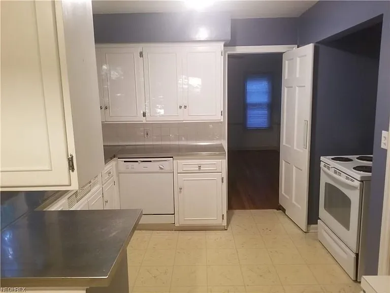 3297 Chelsea Dr — Photo 5