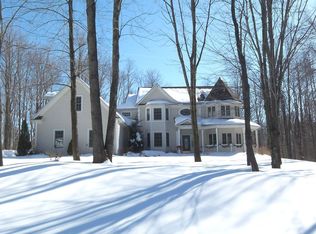 10685 Robert Ln, Chagrin Falls, OH 44023