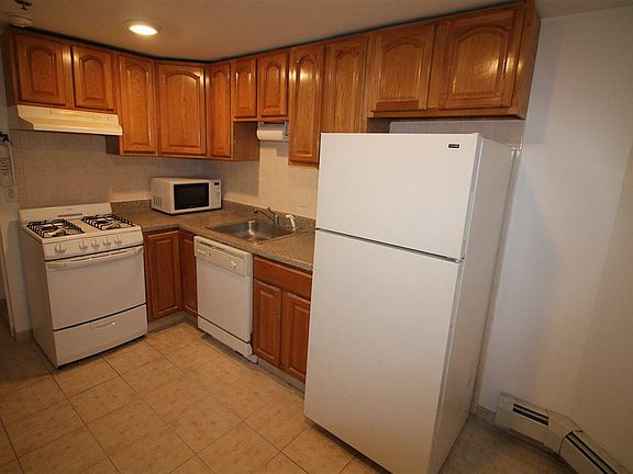 2nd image of 908 17th St