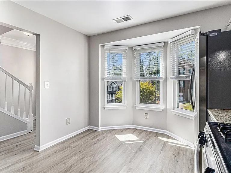 89 Bridge View Dr — Photo 3
