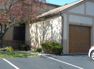 702 Michael View Ct, Worthington, OH
