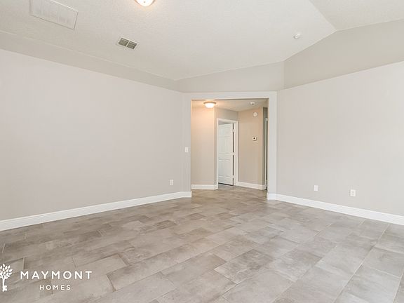 4th image of 1318 Oak Grove Ct