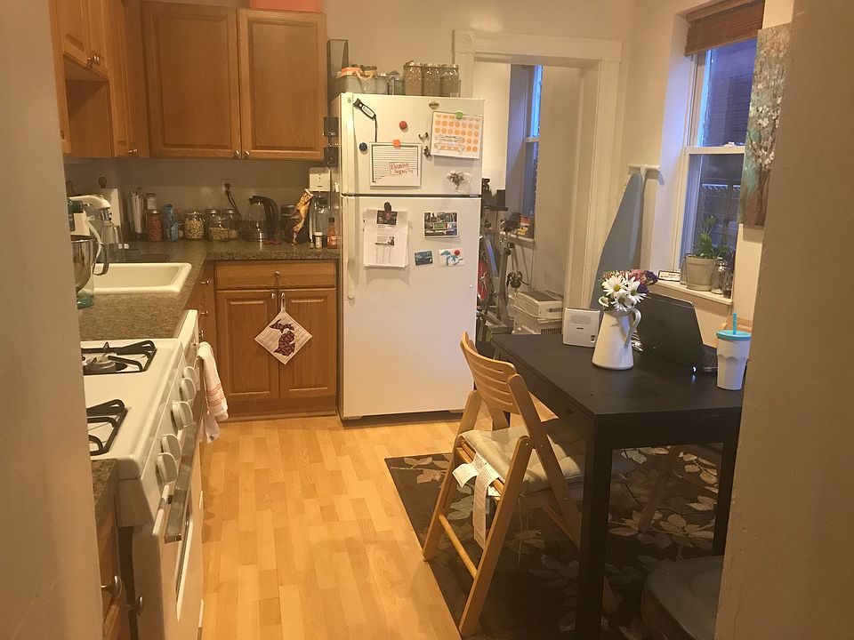 2nd image of 1433 S Hanover St #1