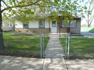 829 New Haven Ave, Aurora, IL 60506