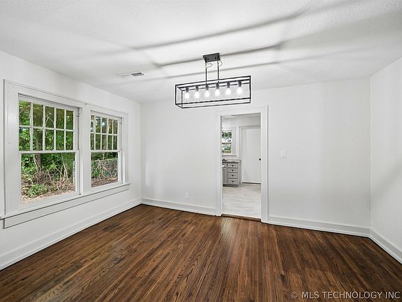 4th image of 217 E Young St