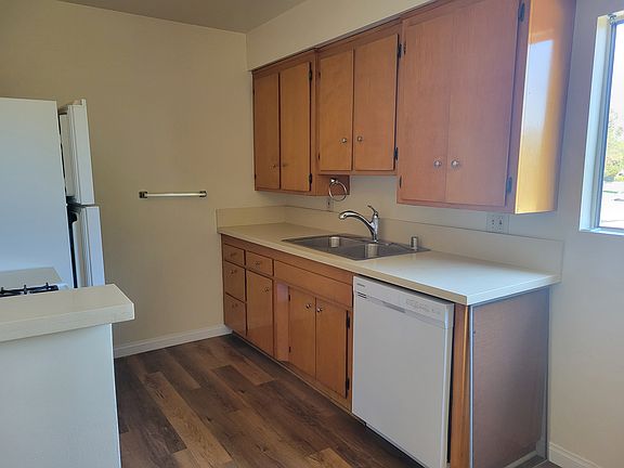 5th image of 252 Mariposa Ave APT C