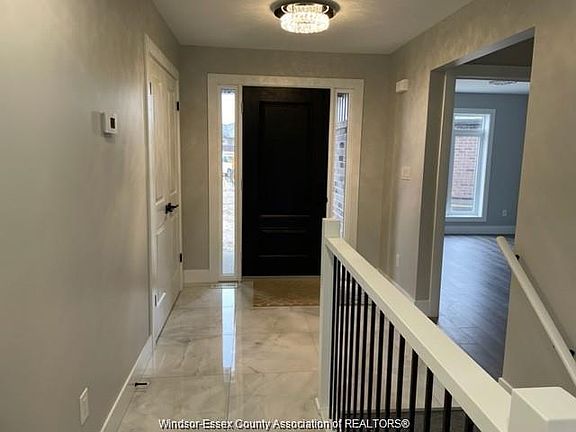 3rd image of 85 Bordeaux Pl