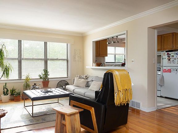 5th image of 25863 Woodward Ave APT 203
