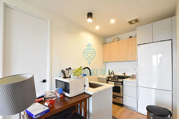 Rented by null | media 27