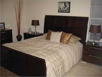 3rd image of 3621 Avenue De Gien