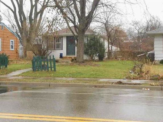 2nd image of 3229 Dakota Ave S