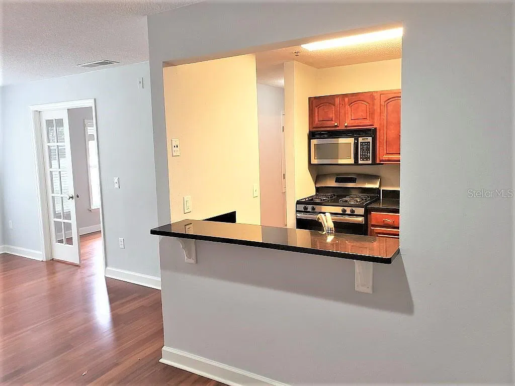 3 bed, 2.0 bath, 1192 sqft, $1,700 — Photo 3