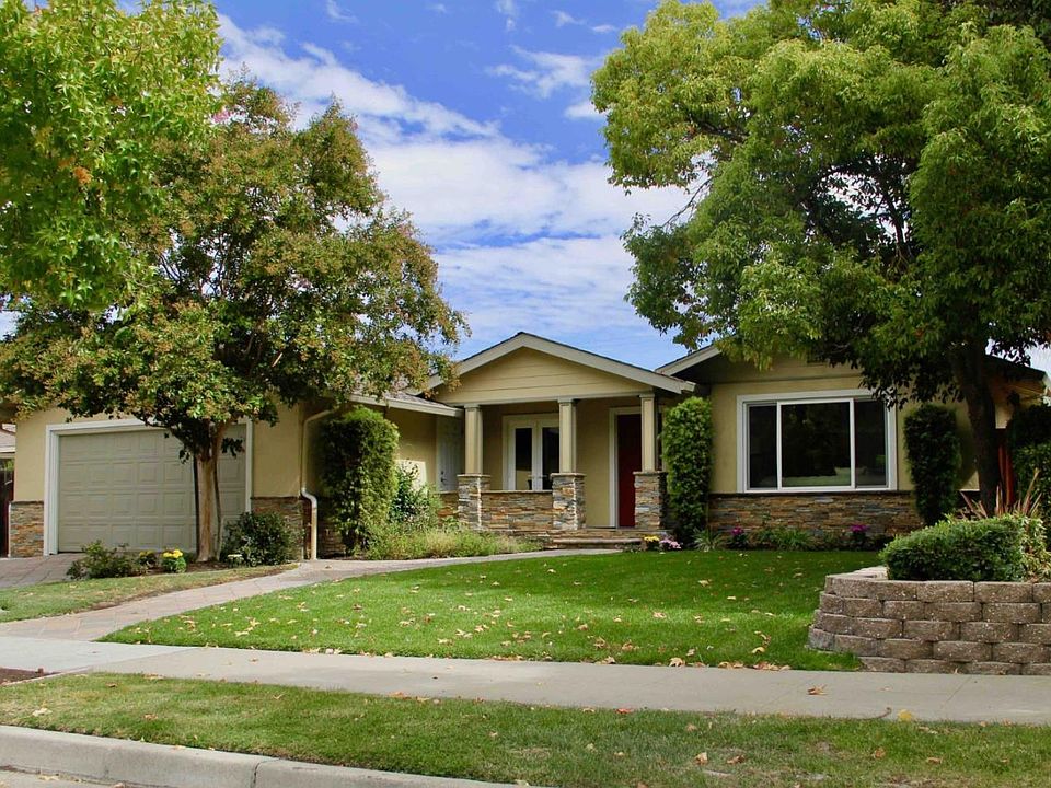 1st image of 130 Forest Hill Dr