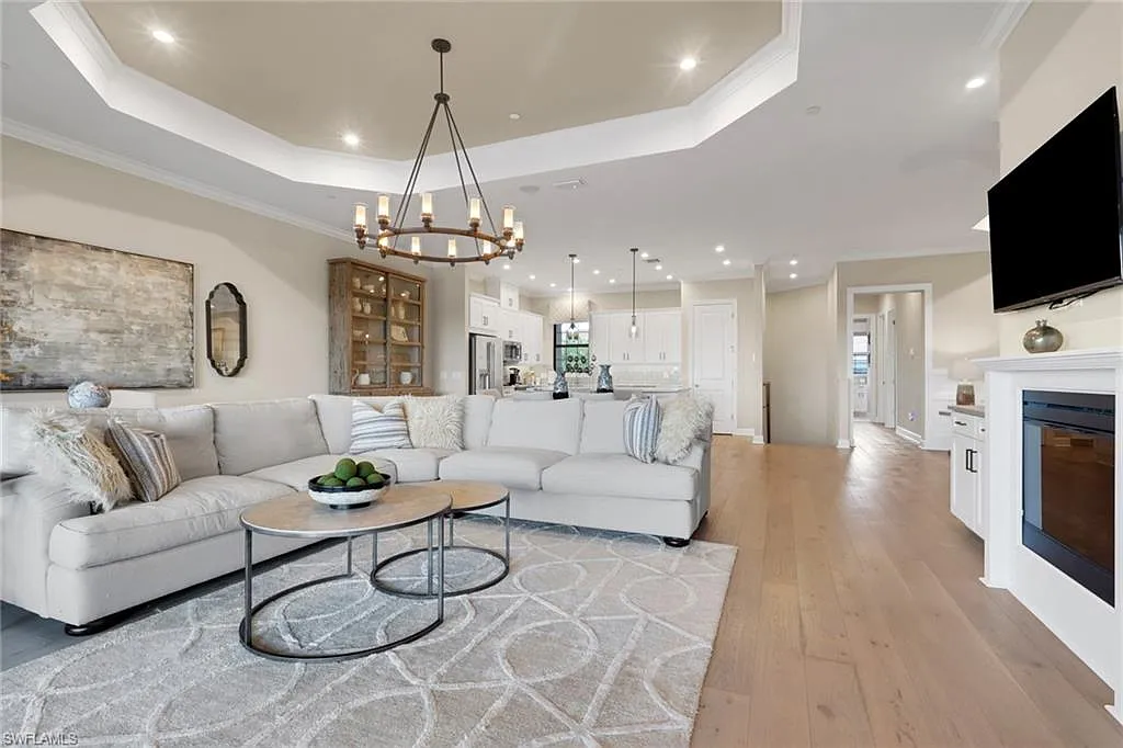 3 bed, 2.5 bath, 2343 sqft, $8,500 — Photo 1
