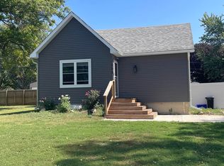208 S Lena St, Holstein, IA 51025